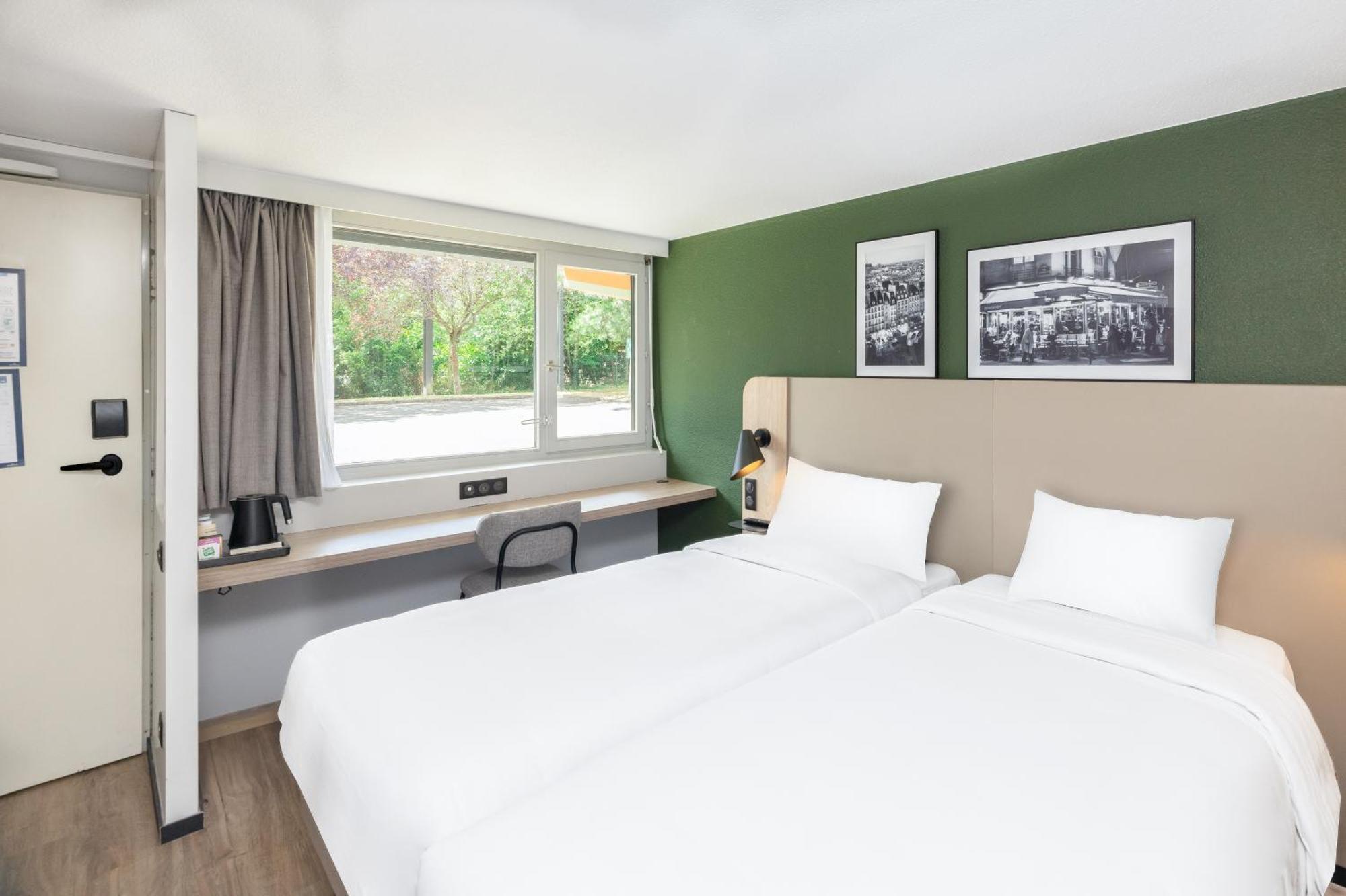 Campanile Montpellier Est Le Millenaire Hotel Exterior photo