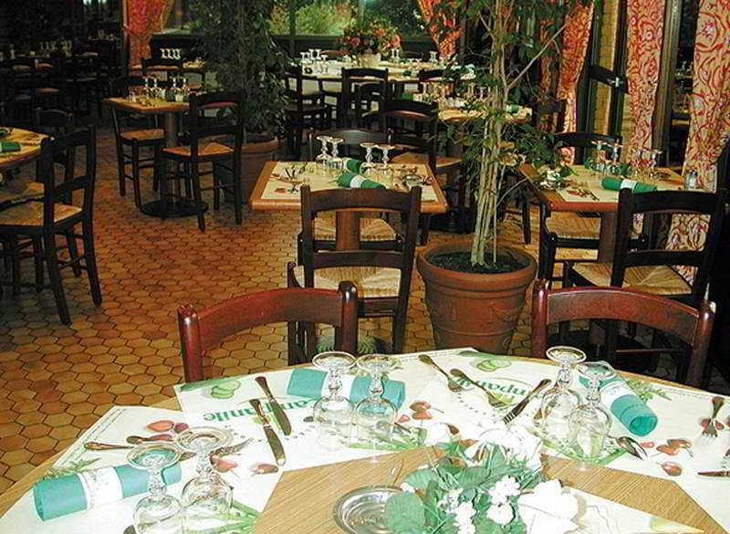 Campanile Montpellier Est Le Millenaire Hotel Exterior photo